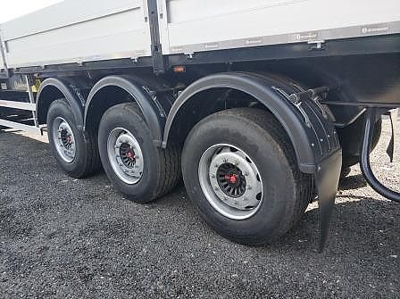 Бортовой полуприцеп Грюнвальд